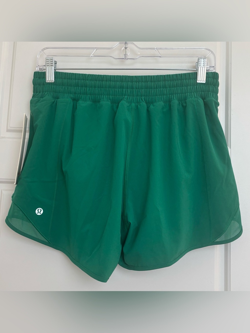 NWT Lululemon Hotty Hot High Rise Shorts 4" In Raceway Green Size 8 - Picture 2 of 7
